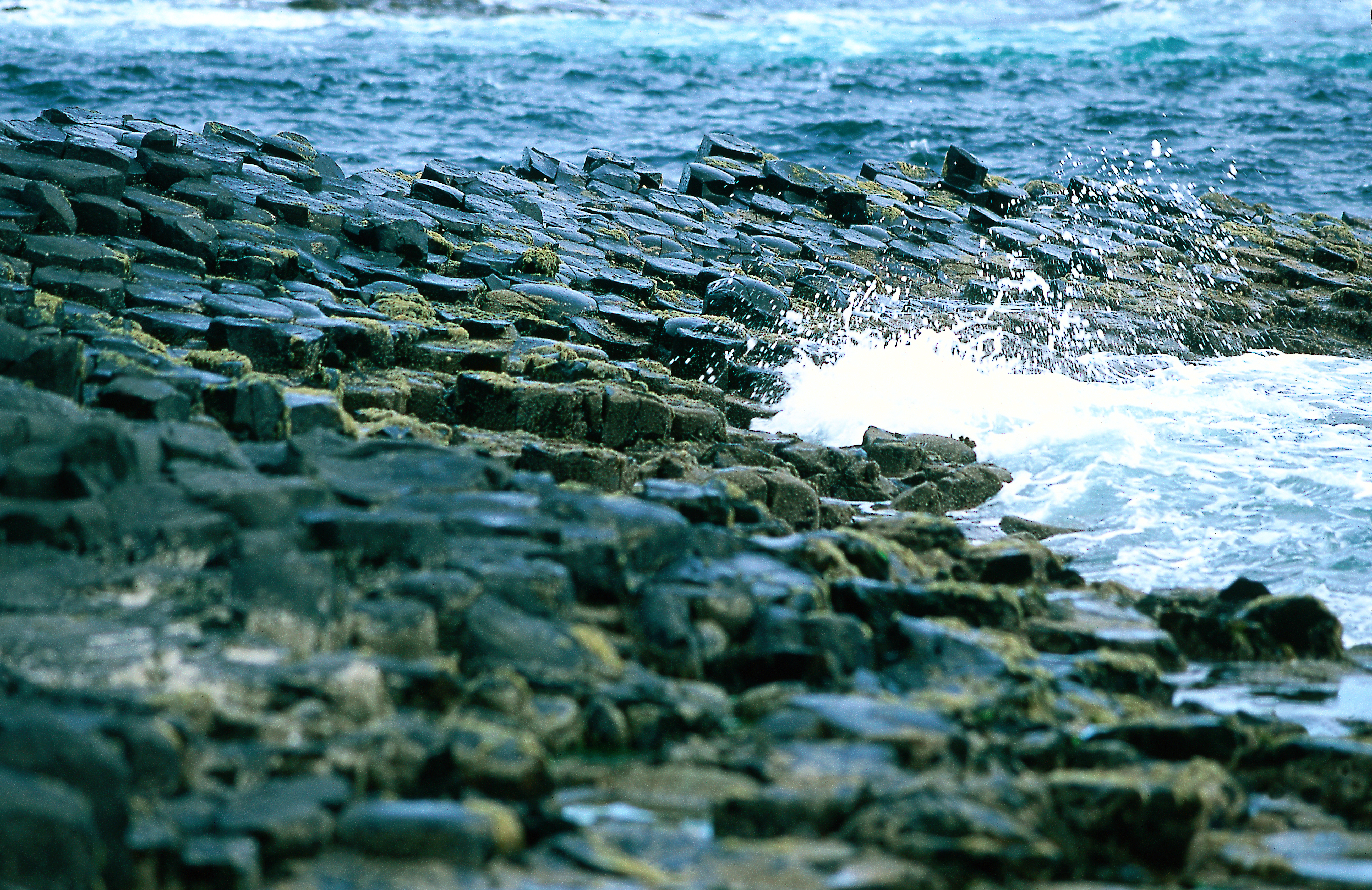 Finn MacCool and the Giant’s Causeway +44 07565800764  info@universalbuses.co.uk